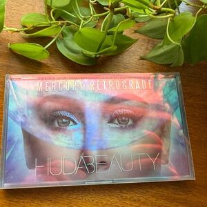 Huda Beauty Mercury Retrograde eyeshadow